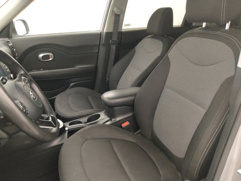 Used 2019 Kia Soul + FWD image 17