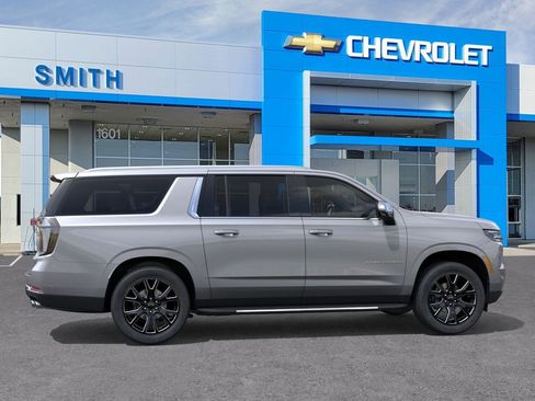 New 2026 Chevrolet Suburban Premier image 5