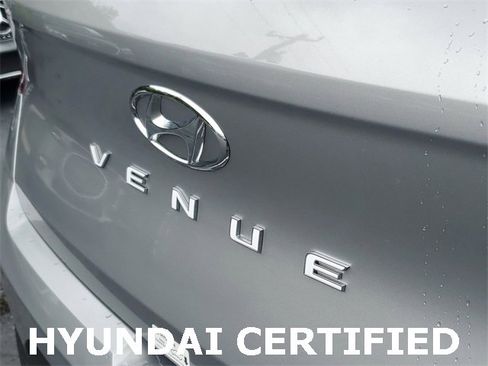 Certified 2025 Hyundai Venue SEL image 7