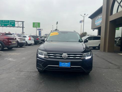 Used 2019 Volkswagen Tiguan SE image 2
