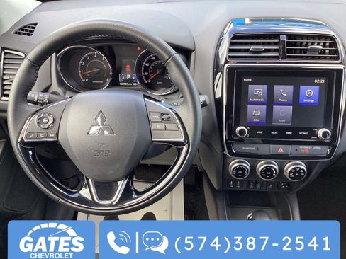 Used 2025 Mitsubishi Outlander Sport SE AWD/4WD image 16