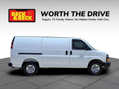 New 2026 GMC Savana 2500 w/ Driver Convenience Package image 4