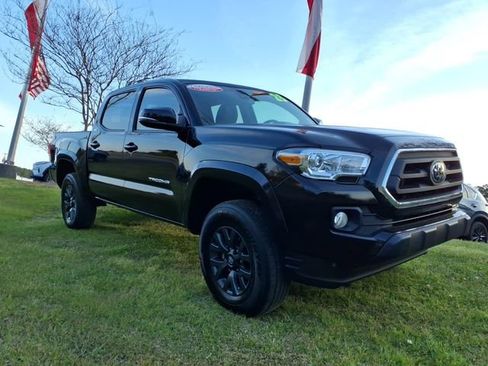 Used 2023 Toyota Tacoma SR5 w/ Technology Package image 1