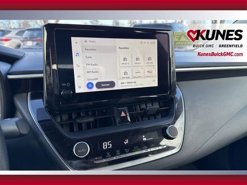 Used 2025 Toyota Corolla LE image 14