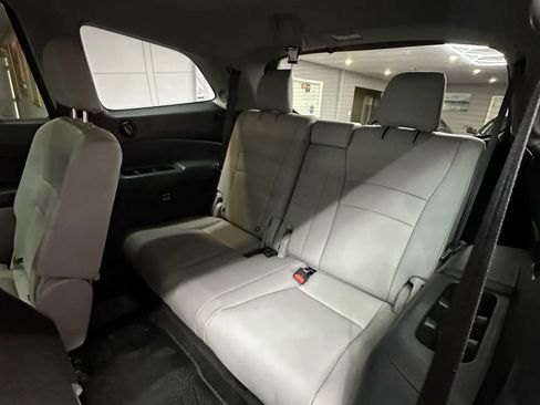 Used 2016 Honda Pilot Touring image 34