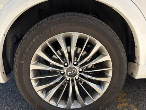 Used 2021 INFINITI QX80 Sensory w/ Cargo Package RWD image 18