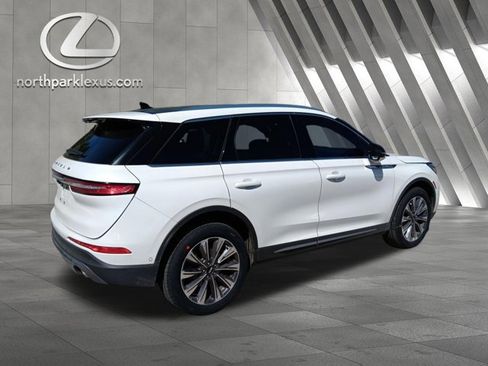 Used 2021 Lincoln Corsair Reserve image 6