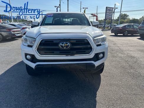 Used 2019 Toyota Tacoma SR5 RWD image 8