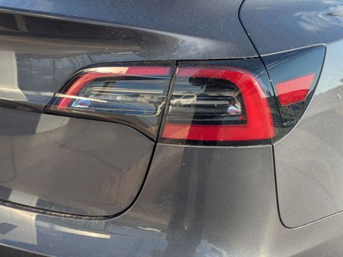 Used 2023 Tesla Model 3 Standard Range image 5