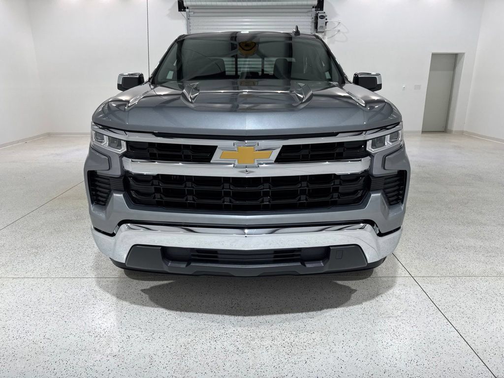 Used 2026 Chevrolet Silverado 1500 LT w/ Leather Package RWD image 8