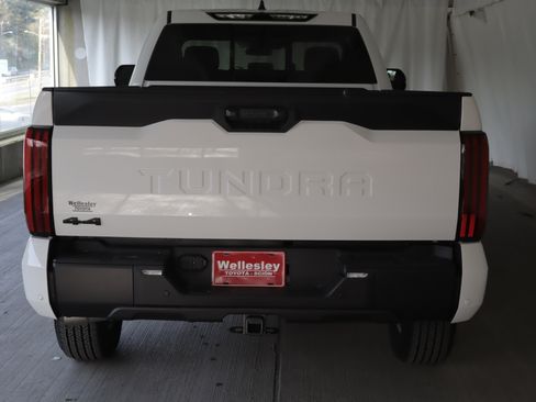 Used 2025 Toyota Tundra SR5 w/ SR5 Convenience Package AWD/4WD image 25
