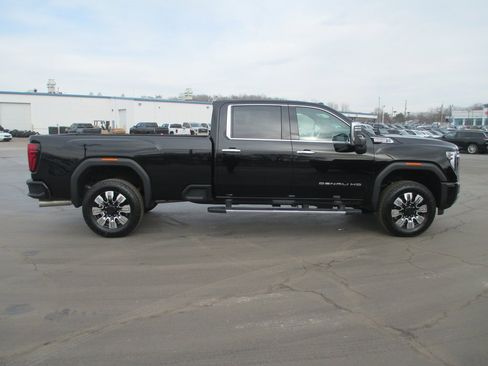 Certified 2025 GMC Sierra 2500 Denali w/ Denali Reserve Package image 4