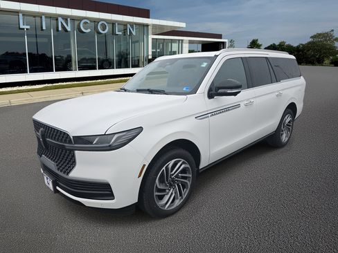 New 2026 Lincoln Navigator L Reserve image 1
