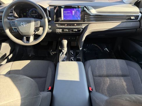 Used 2025 Toyota Camry LE FWD image 24