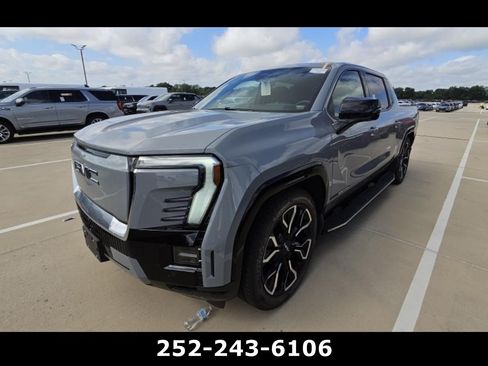 Used 2025 GMC Sierra EV Denali AWD/4WD image 3