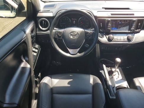 Used 2018 Toyota RAV4 Limited AWD/4WD image 18