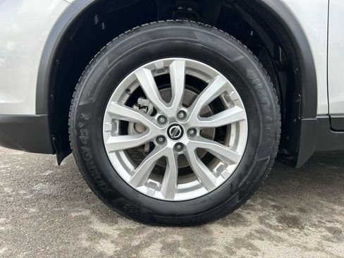 Used 2020 Nissan Rogue SV image 10