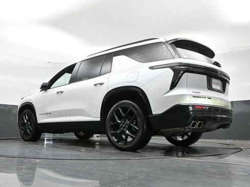 Used 2024 Chevrolet Traverse RS AWD/4WD image 47