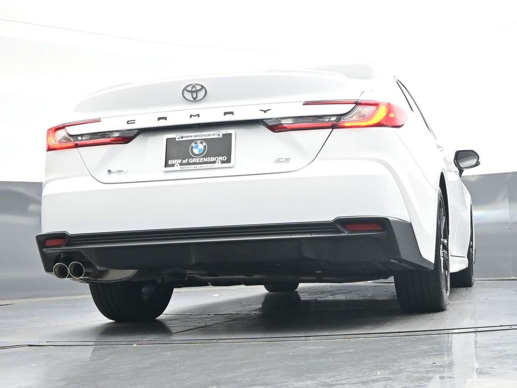 Used 2026 Toyota Camry SE FWD image 32