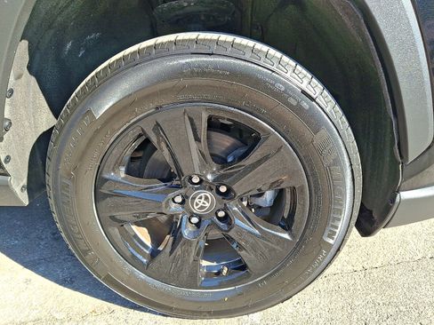 Used 2024 Toyota RAV4 XLE AWD/4WD image 8