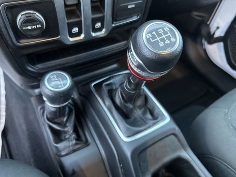 Used 2020 Jeep Wrangler Sport image 26