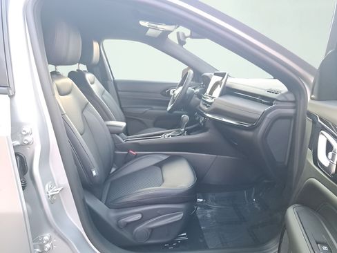 New 2026 Jeep Compass Latitude AWD/4WD image 16