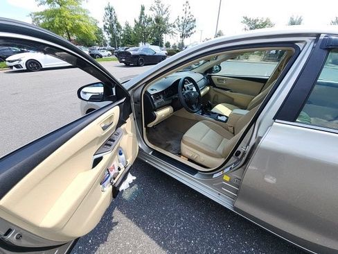 Used 2015 Toyota Camry LE FWD image 25