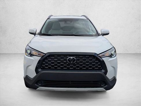 Used 2023 Toyota Corolla Cross LE w/ Moonroof Package AWD/4WD image 5