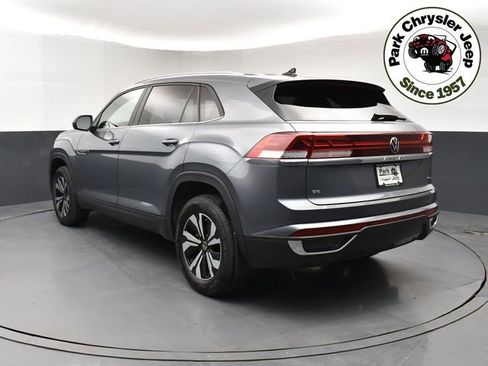 Used 2024 Volkswagen Atlas Cross Sport SE image 4