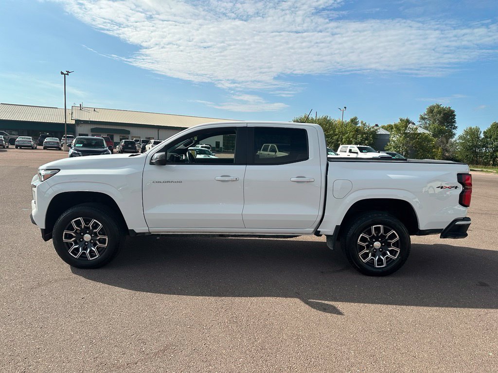 Used 2023 Chevrolet Colorado LT w/ LT Convenience Package III AWD/4WD image 35
