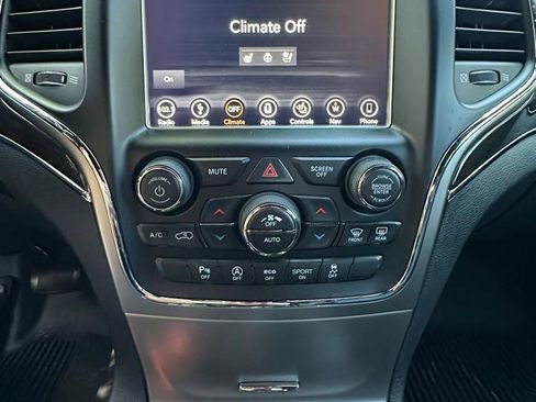 Used 2018 Jeep Grand Cherokee Overland image 27