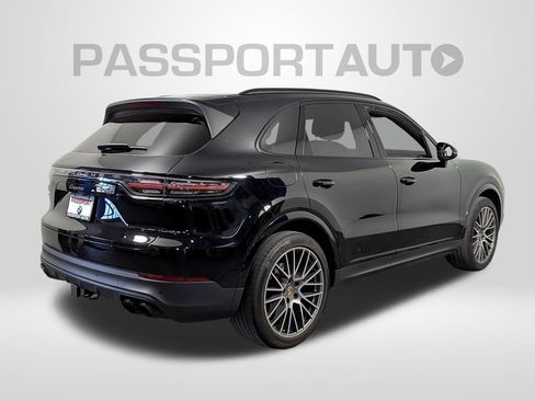 Used 2022 Porsche Cayenne Platinum Edition AWD/4WD image 7