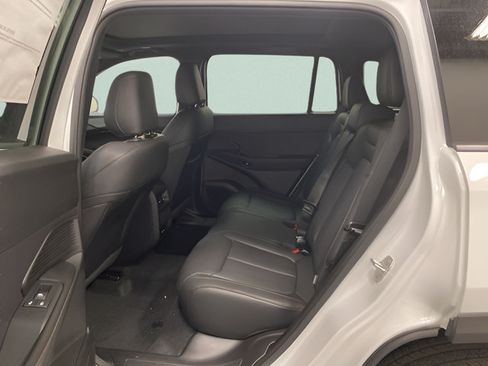 Used 2026 Jeep Cherokee Limited AWD/4WD image 21