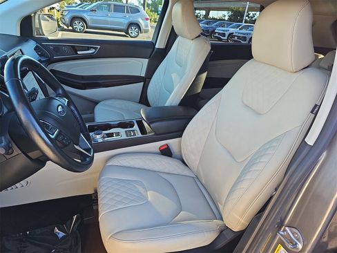 Used 2023 Ford Edge Titanium image 16
