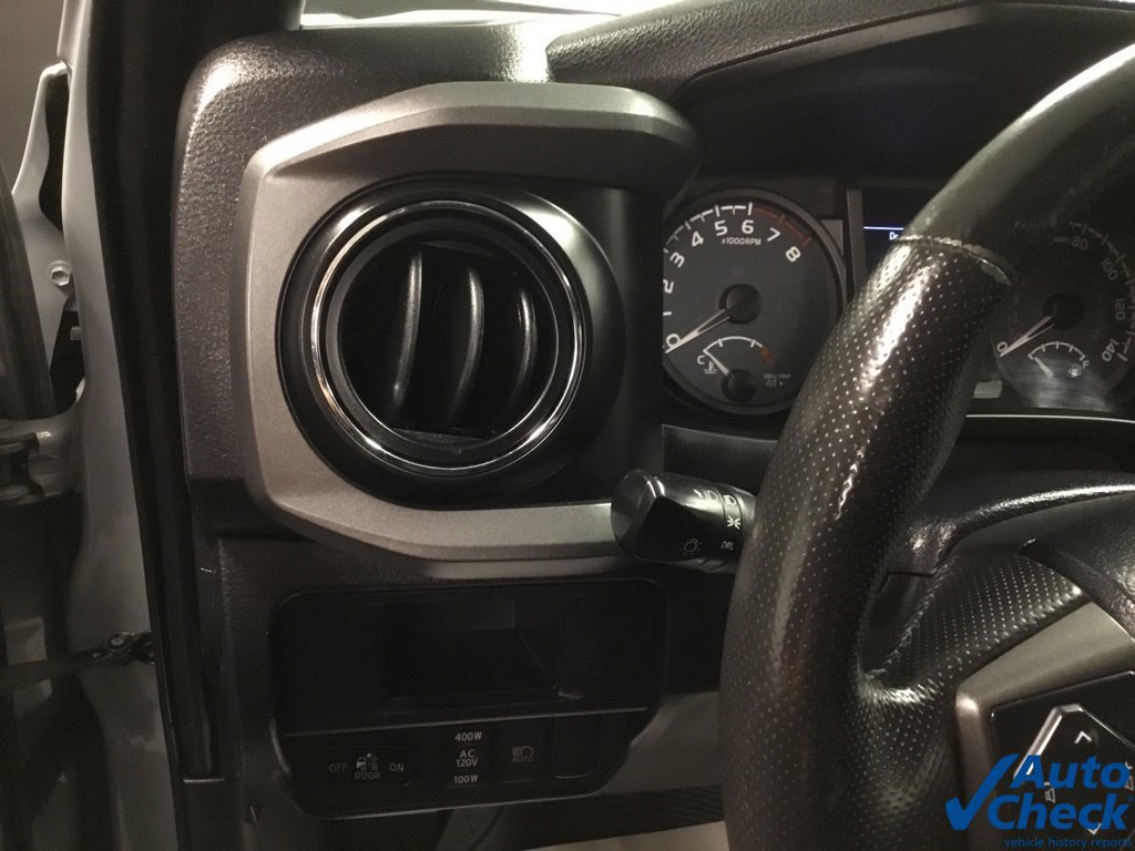 Used 2018 Toyota Tacoma TRD Off-Road w/ Technology Package AWD/4WD image 34