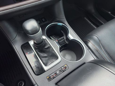 Used 2018 Toyota Highlander Limited image 28