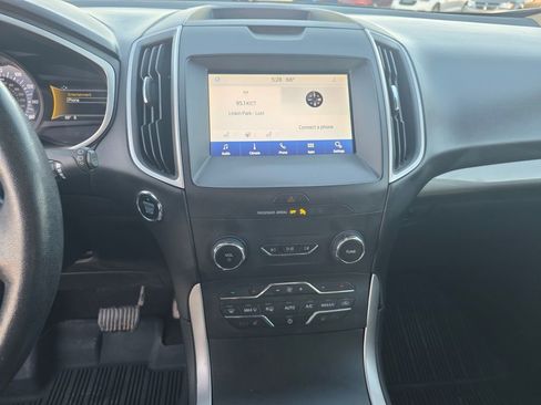 Used 2020 Ford Edge SEL w/ Cold Weather Package image 17