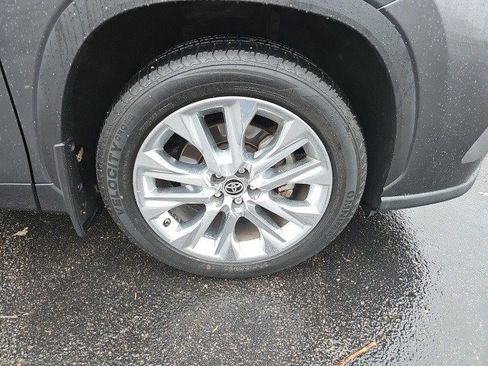 Used 2021 Toyota Highlander Limited image 10