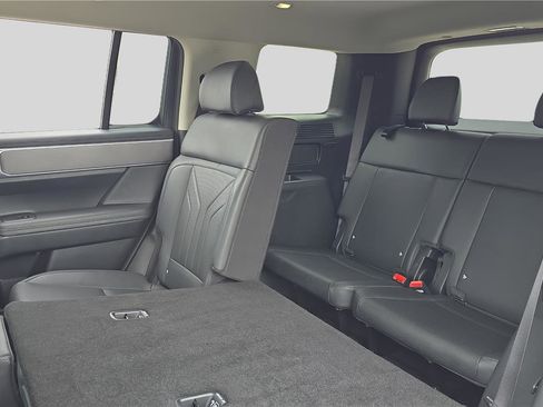 Used 2025 Hyundai Santa Fe SEL image 19