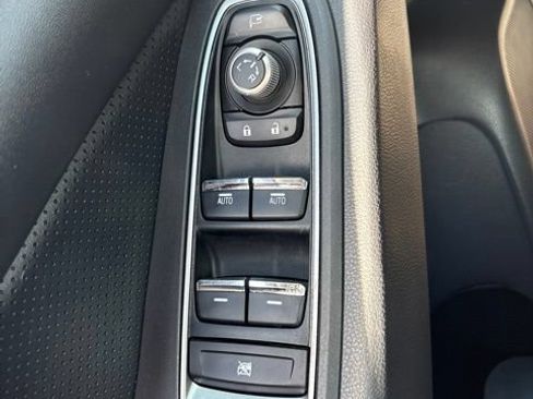 Used 2024 Subaru Ascent Touring AWD/4WD image 18
