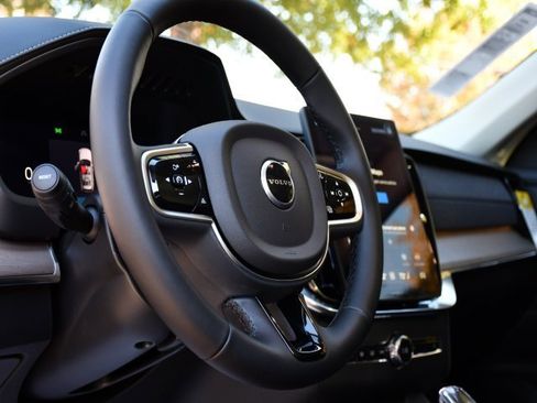 New 2026 Volvo XC90 B5 Core w/ Protection Package Premier image 11