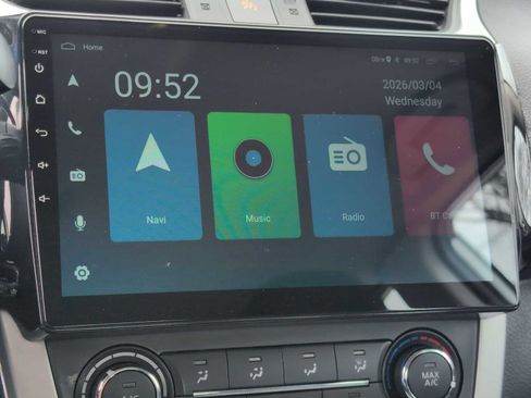 Used 2015 Nissan Sentra S image 27