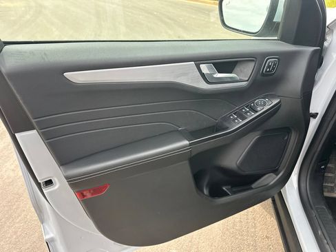 Used 2025 Ford Escape Platinum AWD/4WD image 10