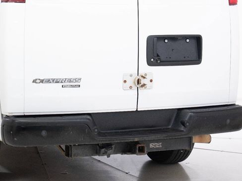 Used 2014 Chevrolet Express 3500 3500 3dr Extended Cargo Van image 14