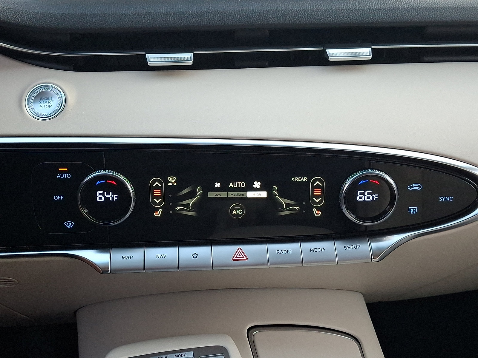 Certified 2022 Genesis GV70 2.5T AWD/4WD image 15