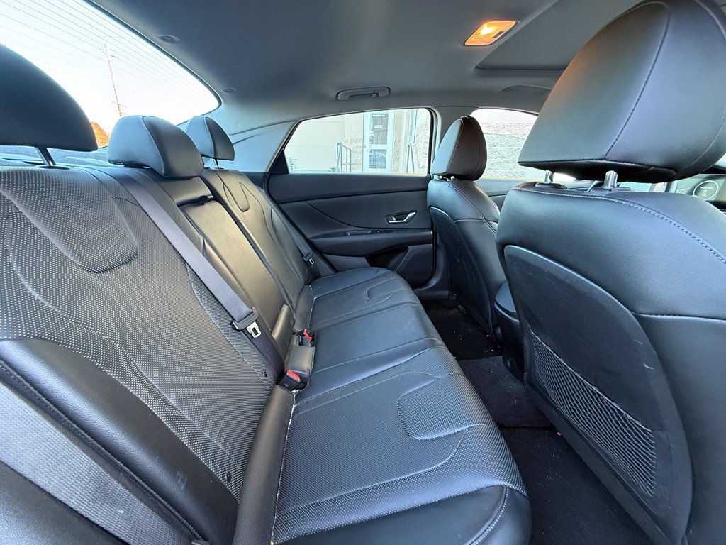 Certified 2022 Hyundai Elantra Limited FWD image 11