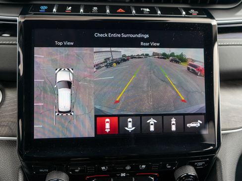 Used 2022 Jeep Grand Cherokee Limited 4xe w/ Luxury Tech Group II AWD/4WD image 20