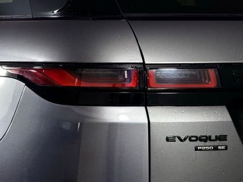 Used 2020 Land Rover Range Rover Evoque SE image 16