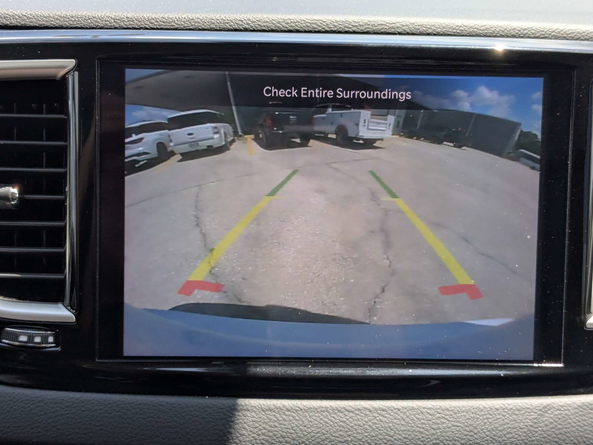 Used 2023 Chrysler Pacifica Touring-L FWD image 23