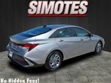 Used 2024 Hyundai Elantra SEL image 3